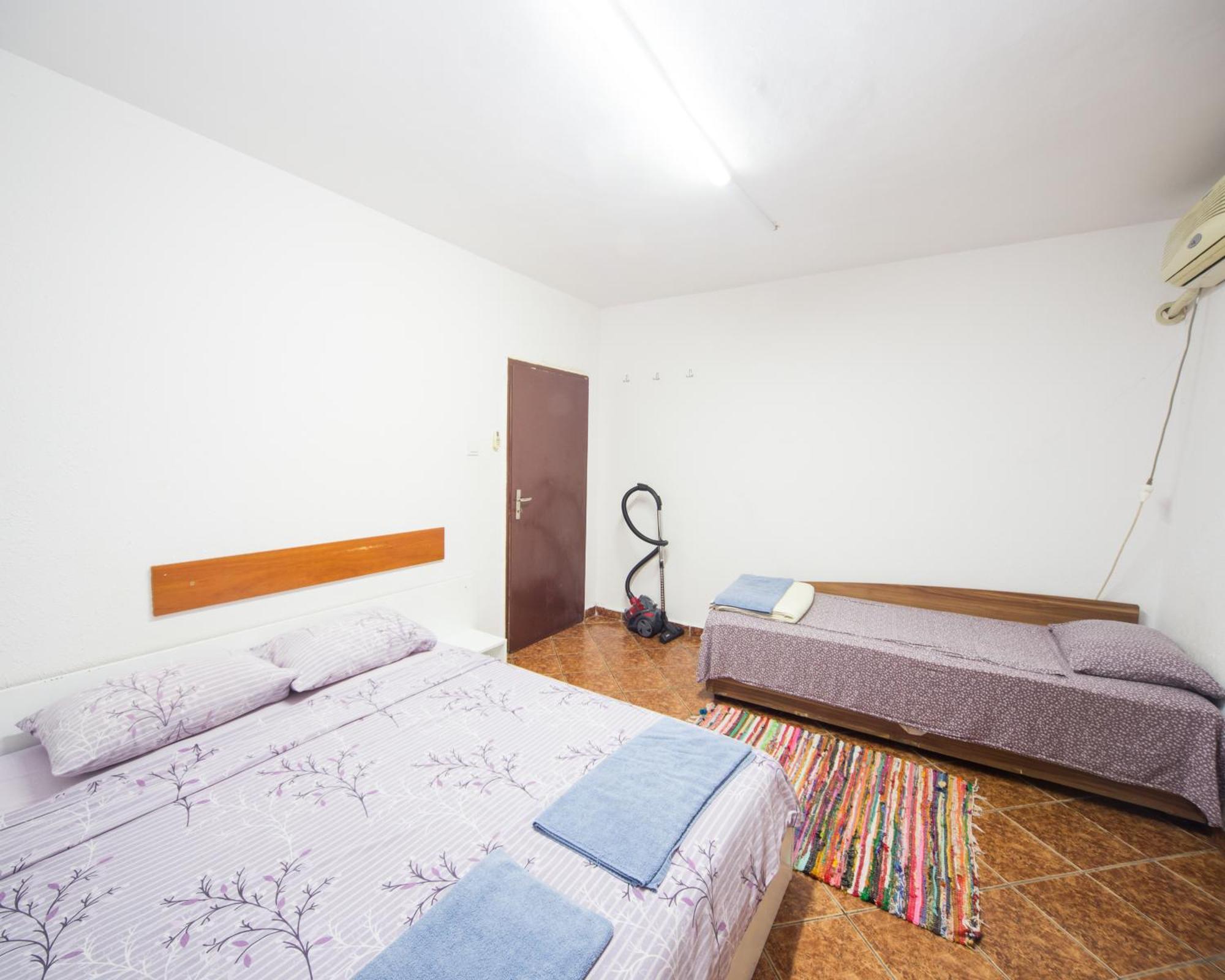 Apartament Center - Basic Flat - 10 Min To The Beach Burgas Zewnętrze zdjęcie
