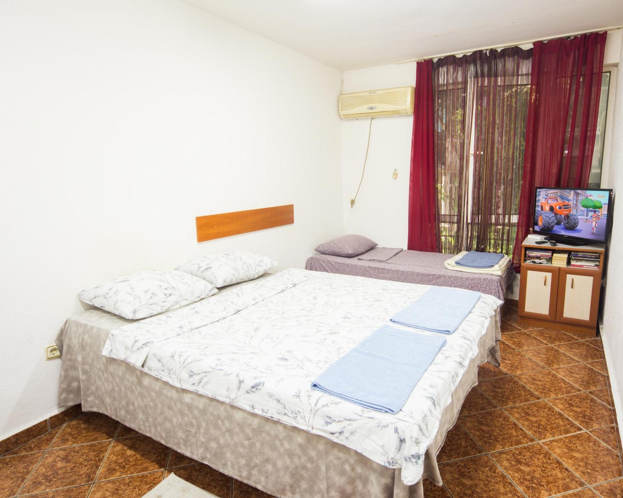Apartament Center - Basic Flat - 10 Min To The Beach Burgas Zewnętrze zdjęcie